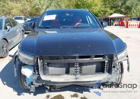 2021 Volvo Xc40 T4 Inscription z USA, uszkodzony, nr VIN YV4AC2HL6M2571733